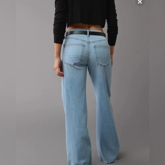 AE Dreamy Drape Stretch Low-Rise Baggy Wide-Leg Jean - Picture 3 of 9